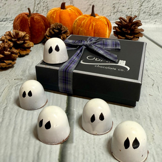 Spooky spiced toffee apple ghosts
